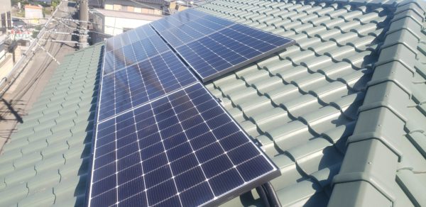 画像：太陽光発電 洋瓦 蓄電池