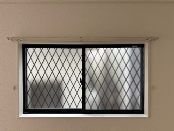 画像：カーテンレール