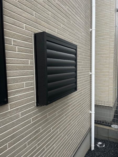 画像：目隠し可動ルーバー